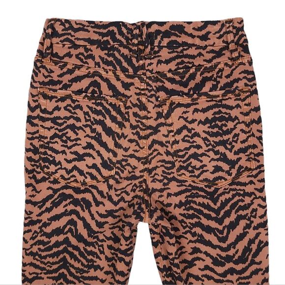 Good American Good Waist Zebra Print Jean Pants - Picture 6 of 11